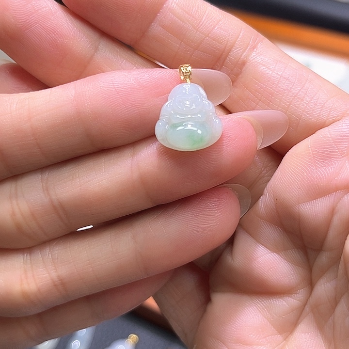 颈饰18K金镶嵌翡翠