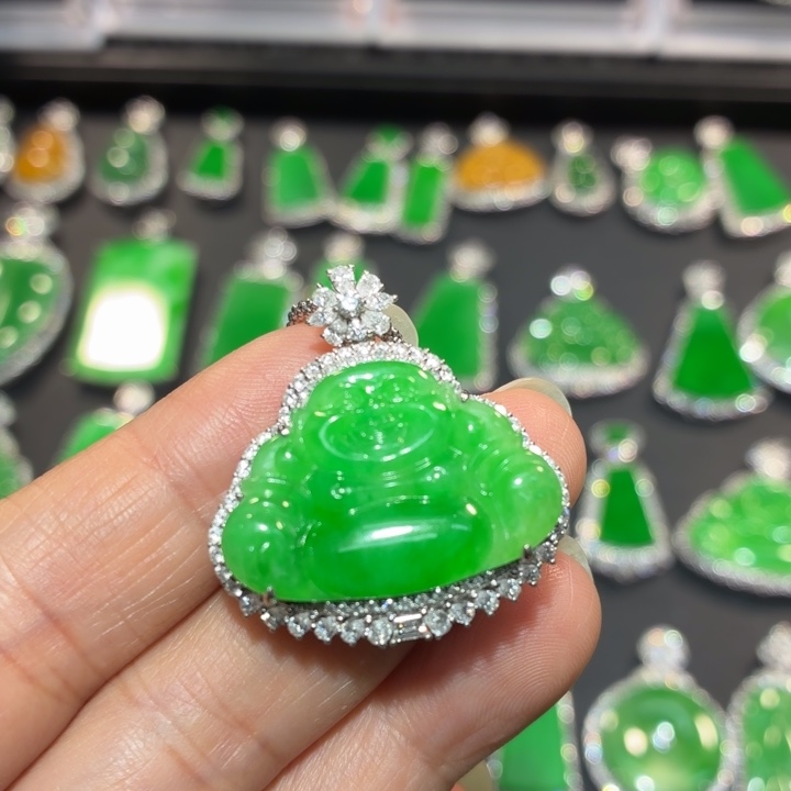 温***虎翡翠18K金镶嵌吊坠(不含链)翡翠