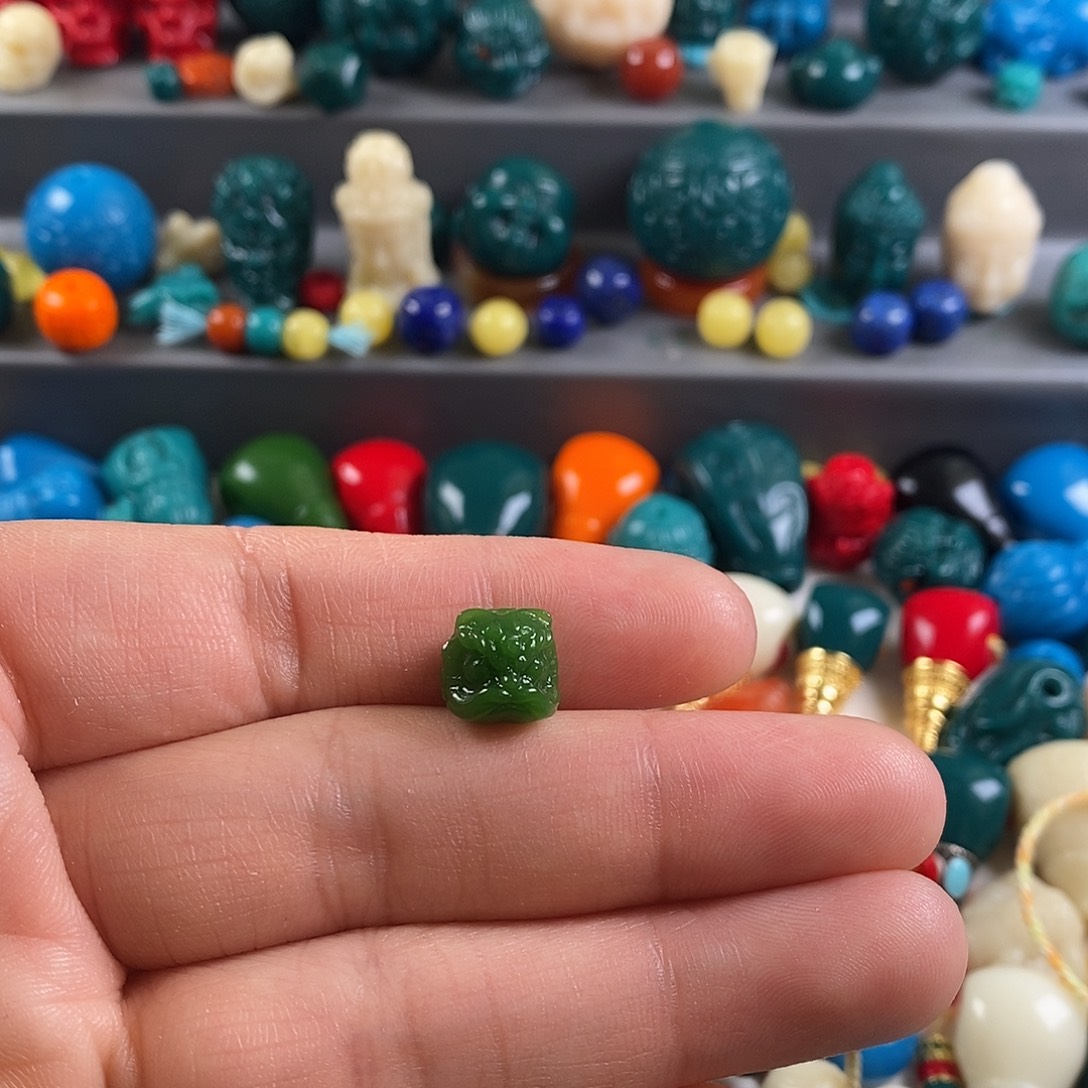 可***杰琉璃颈饰尺寸10左右