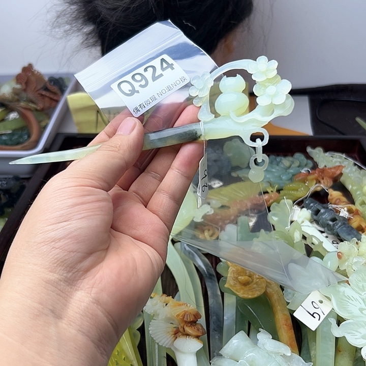 蛇纹石玉发饰合金艺*