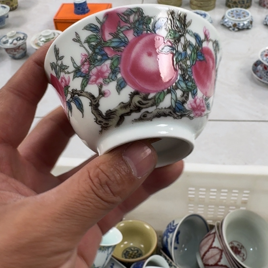 摆件陶景德镇粉彩桃子主人杯