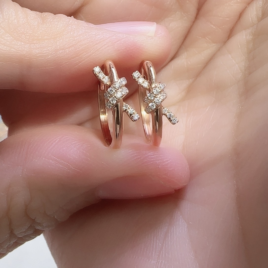 天然钻石耳饰18K金镶嵌