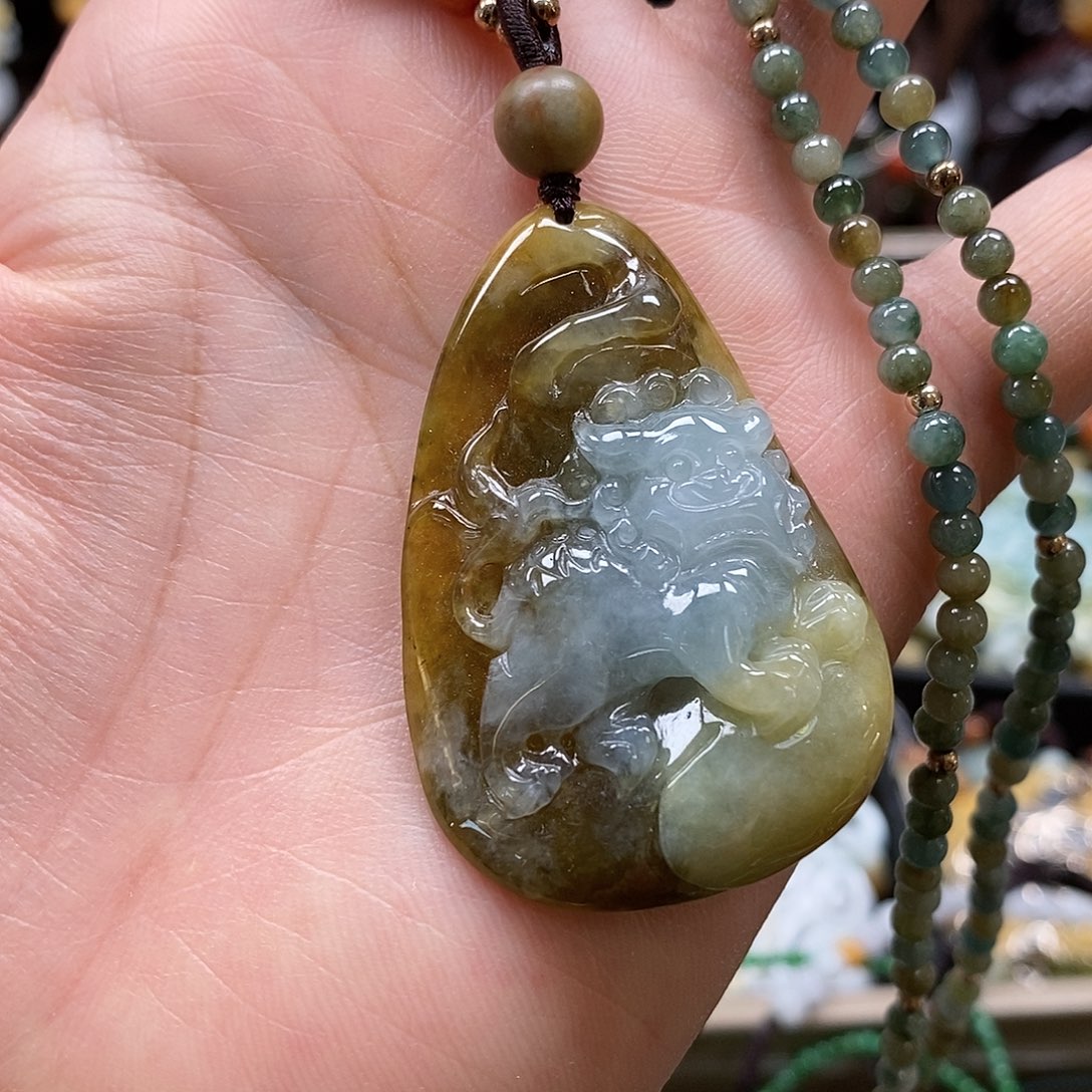 翡翠颈饰未镶嵌翡翠