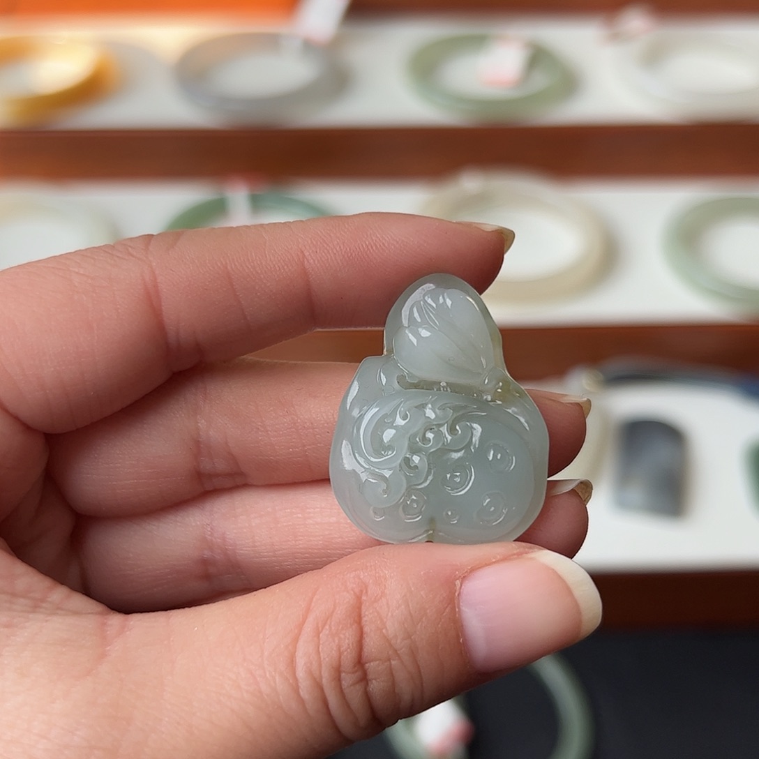 和田玉未镶嵌吊坠(不含链)