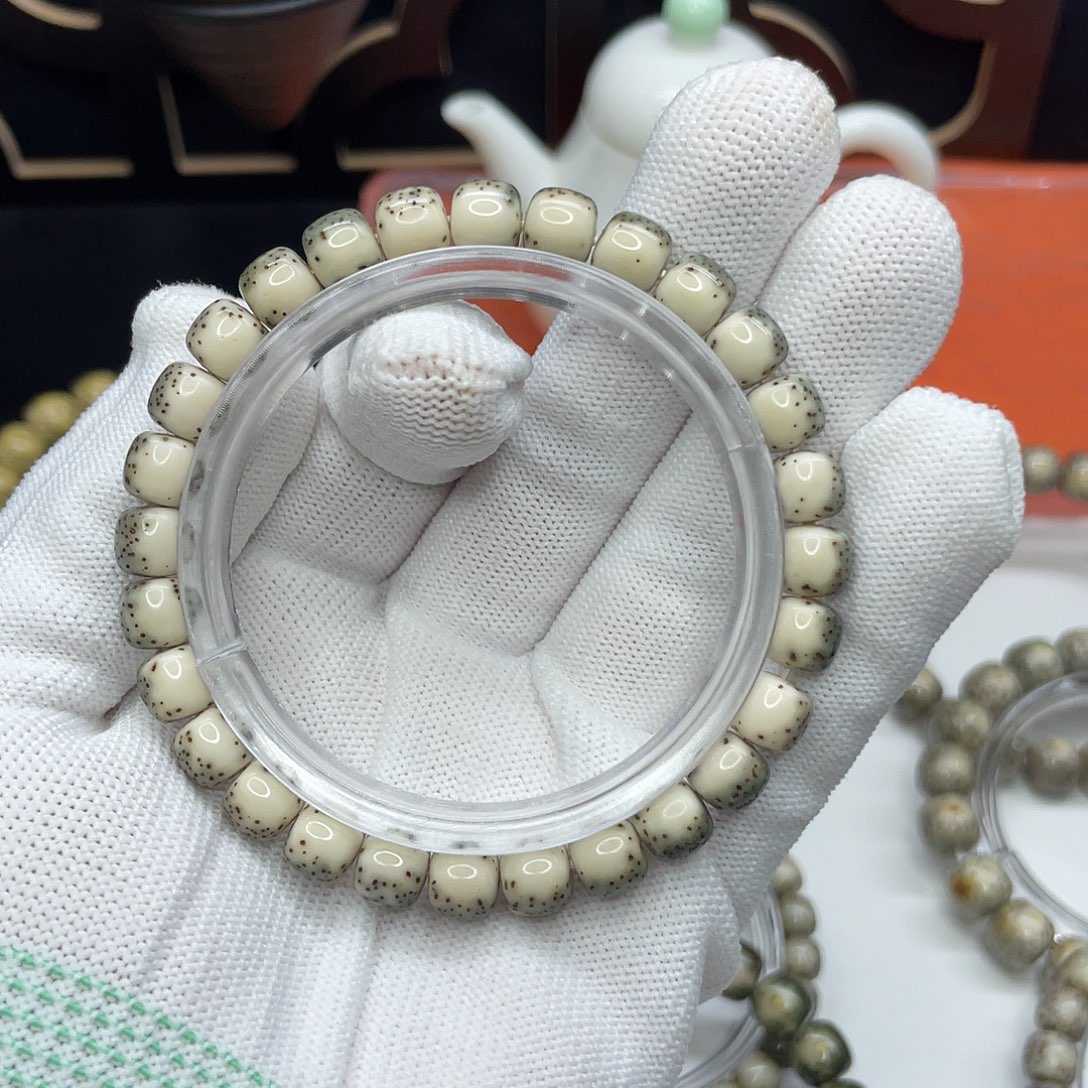 星月菩提吊坠14。8/7绿背河豚