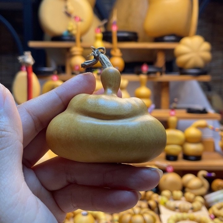 玉***.天然葫芦自然生长