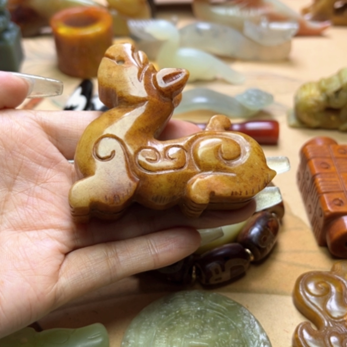 【闪购商品】蛇纹石玉颈饰未镶嵌