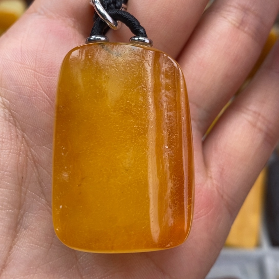 琥珀吊坠(赠链)未镶嵌