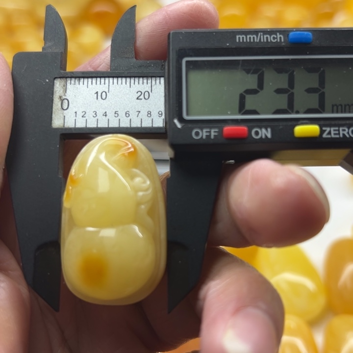 琥珀（矿物珀）未镶嵌裸石