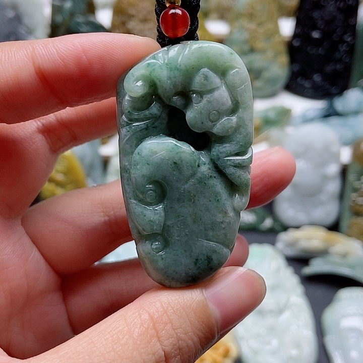 翡翠未镶嵌颈饰翡翠