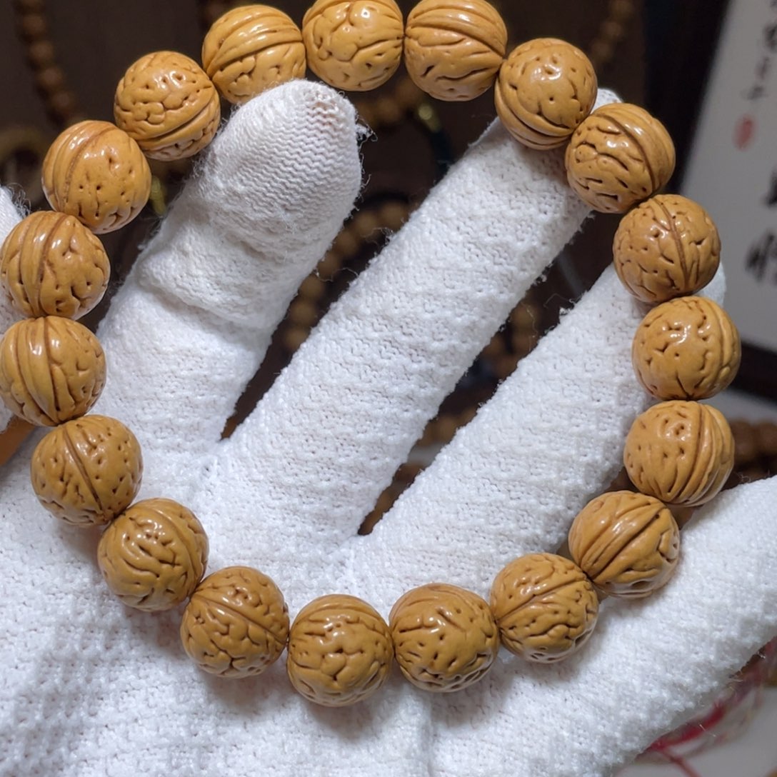 乡***上桃核手串东北野生