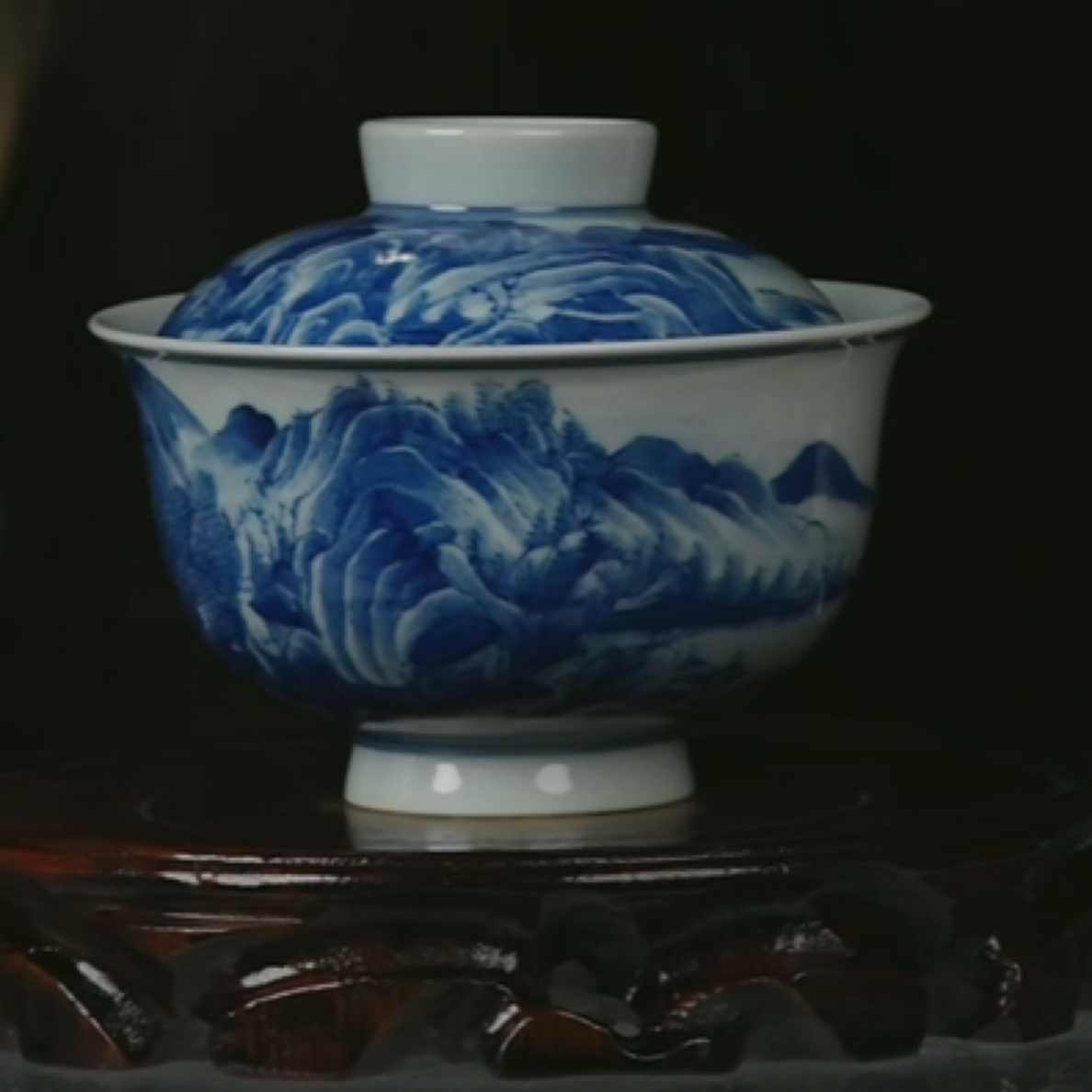 Y青花山水通景纹盖碗