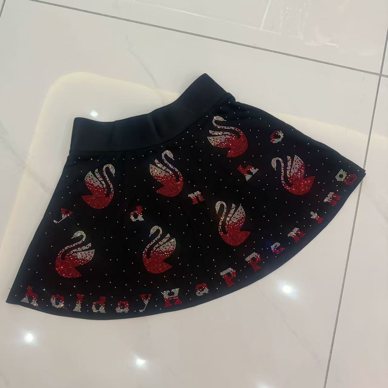 coco家新款短裙屁帘女士黑色时尚满钻短款半裙百搭屁帘天鹅钻图