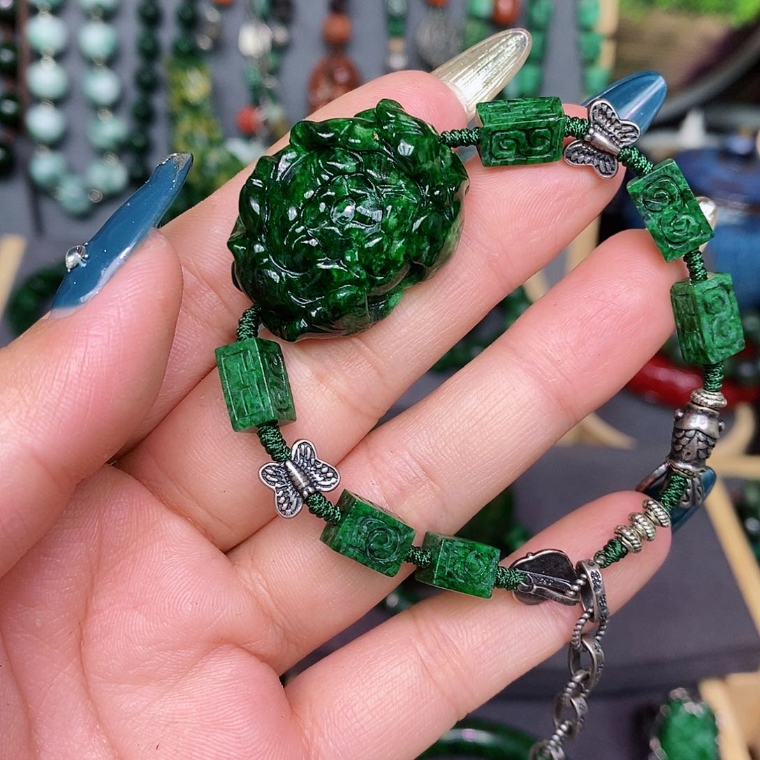 翡翠手链未镶嵌漂亮美眉