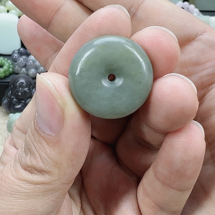 和田玉吊坠未镶嵌