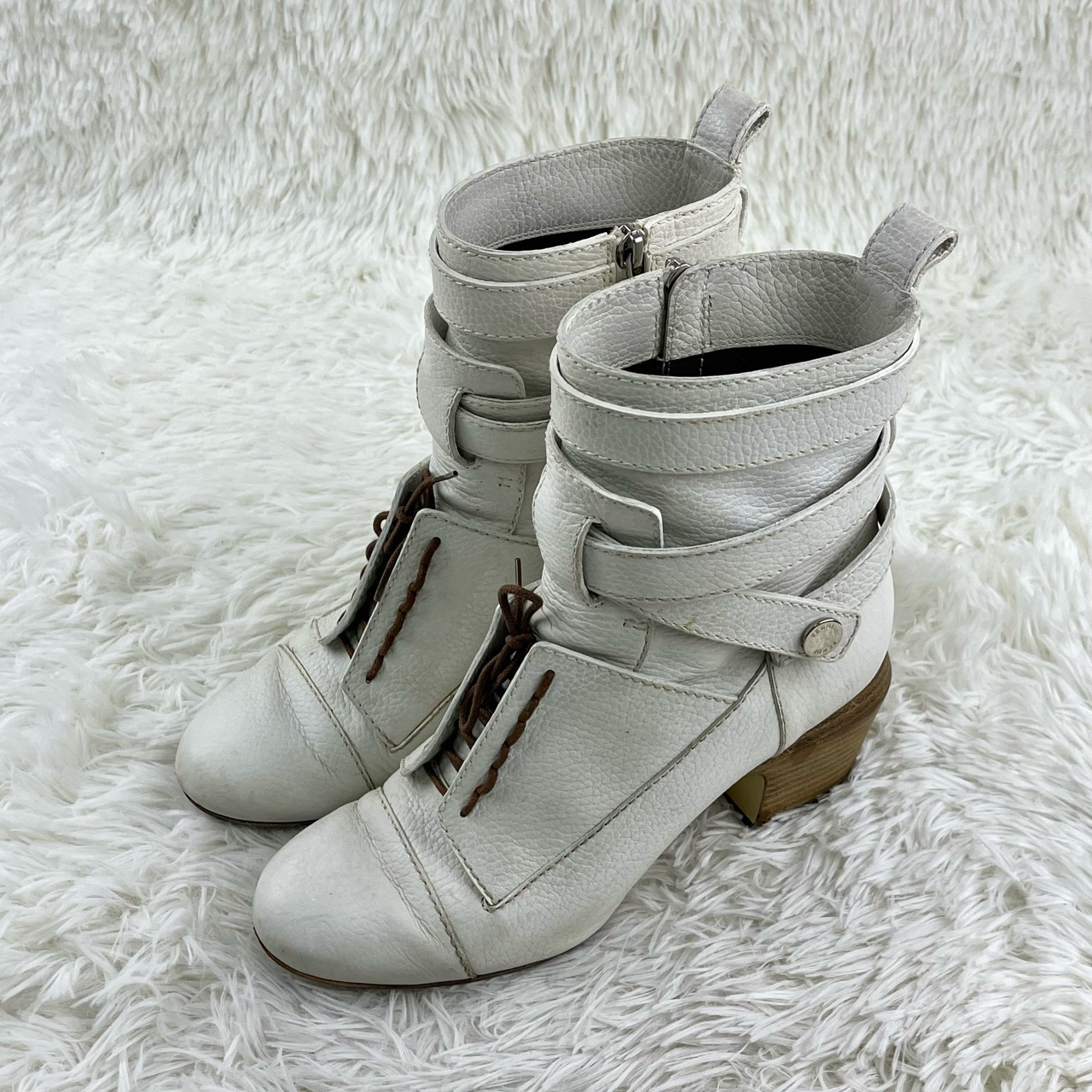 95新 FENDI/芬迪 走秀款 白色中帮 38.5码12112192