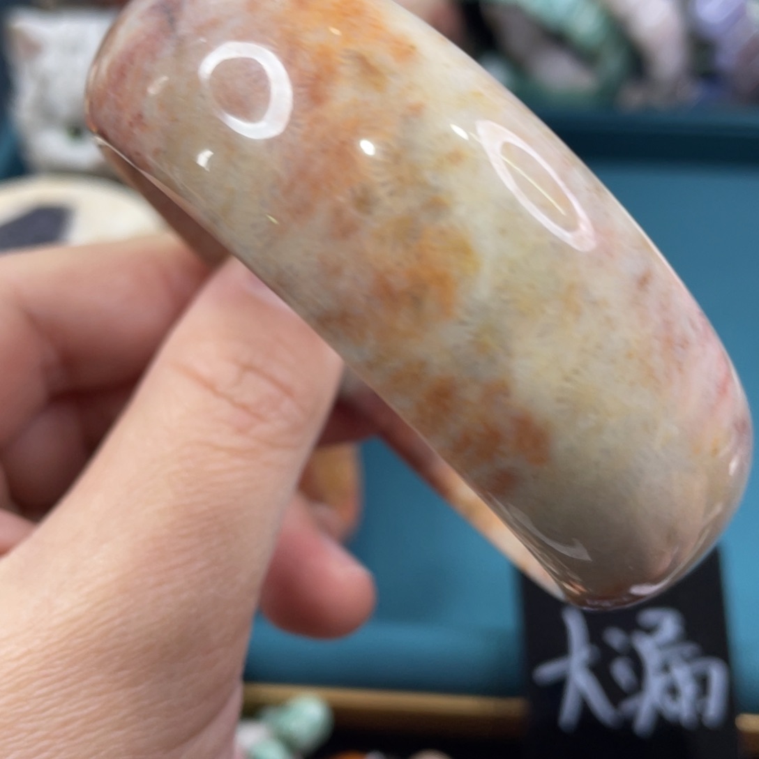 未镶嵌手镯硅化玉