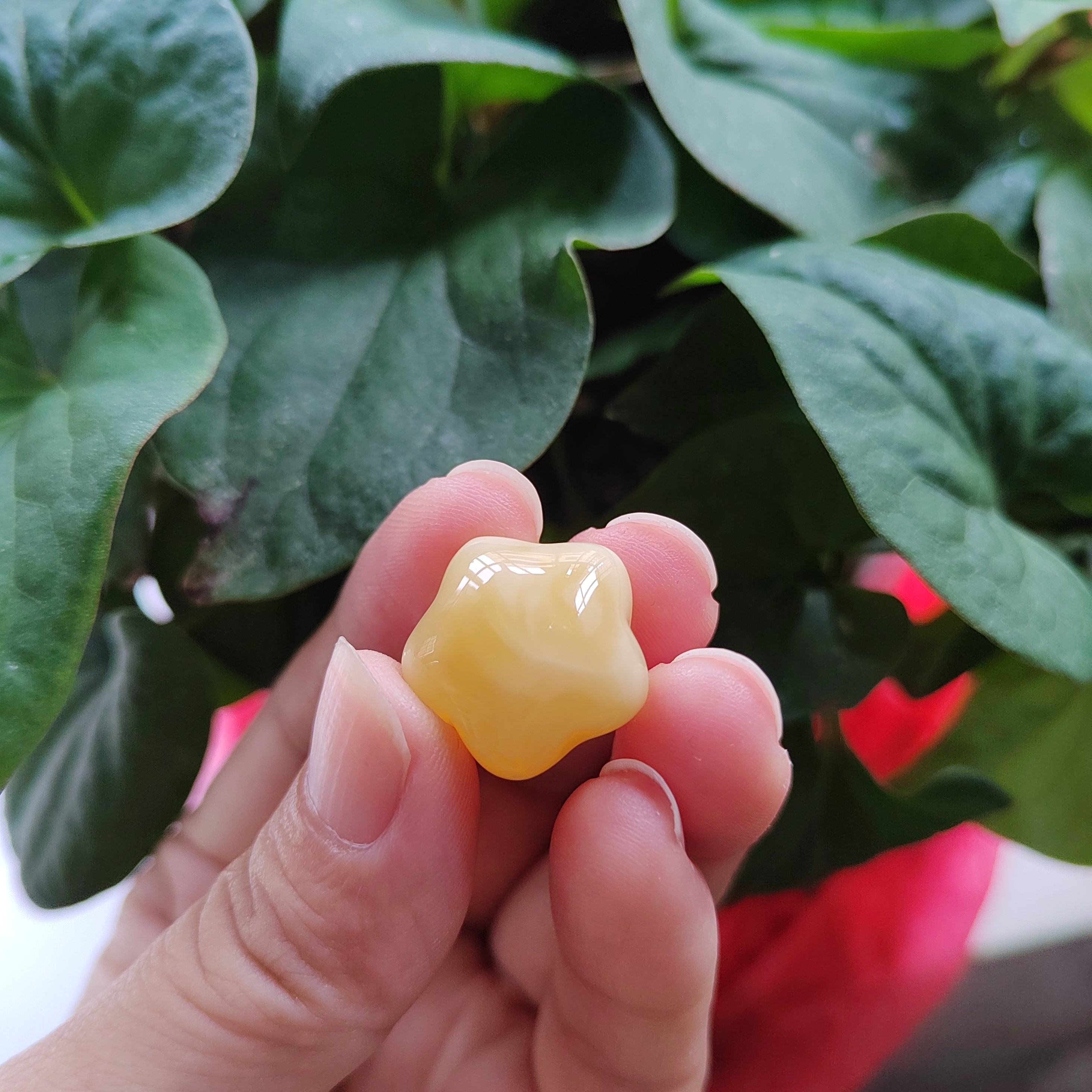 天然琥珀蜜蜡保真保天然。