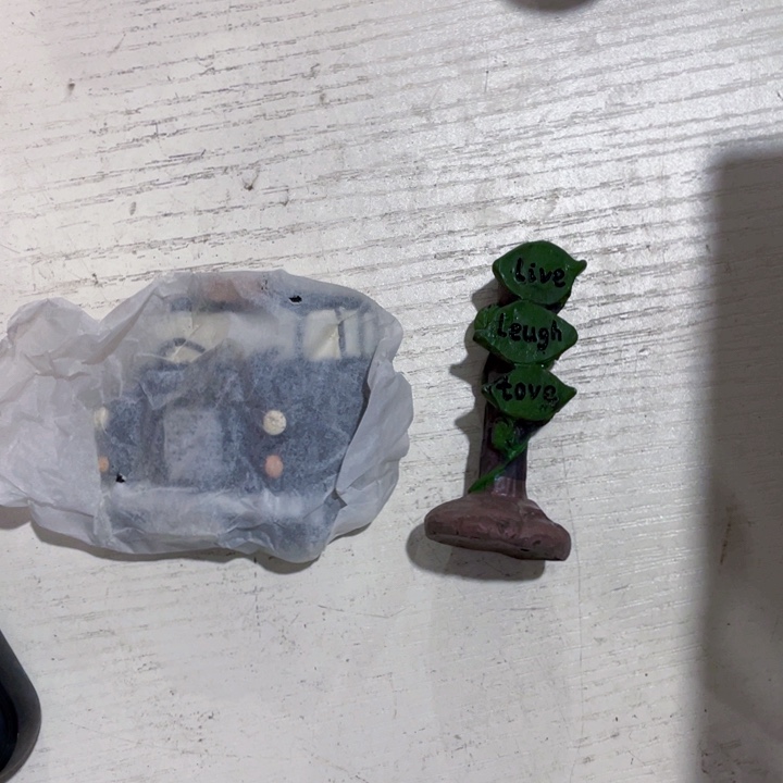 有机玻璃微瑕。        