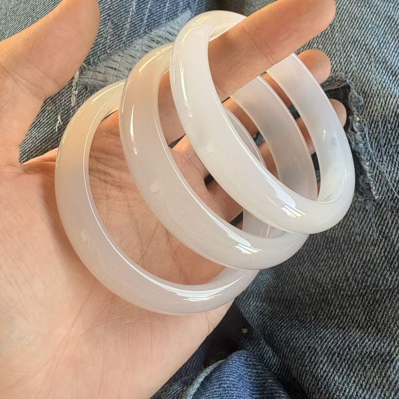 天然白月光宽版玛瑙手镯多样性发一