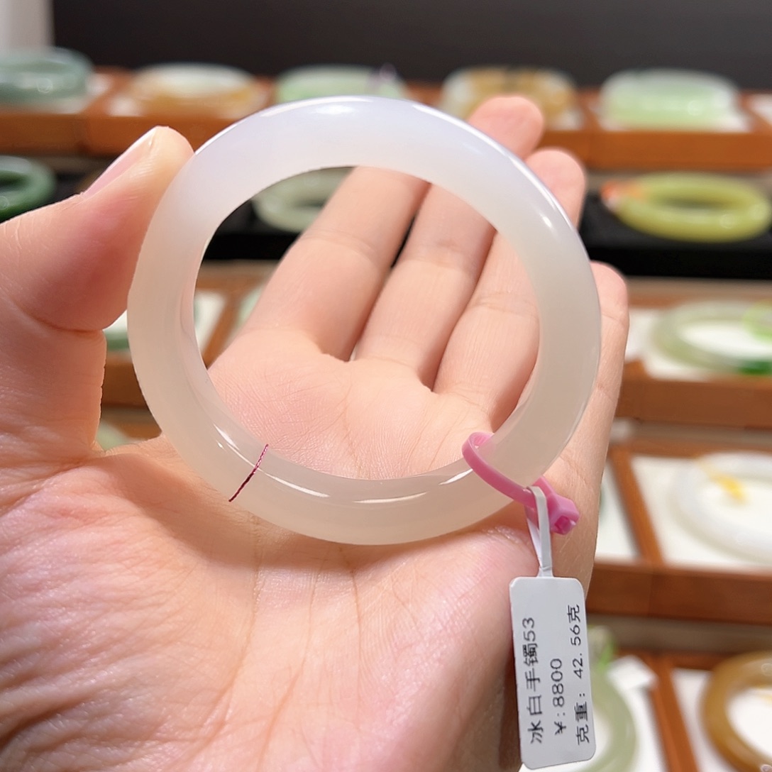 和田玉手镯未镶嵌荧光高冰白大漏