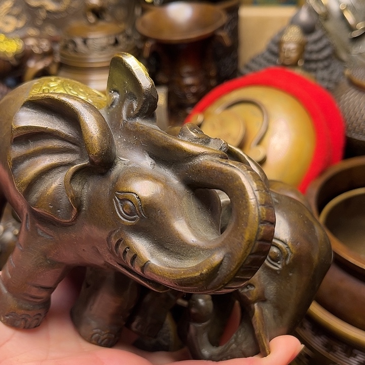 精美铜器批发档口