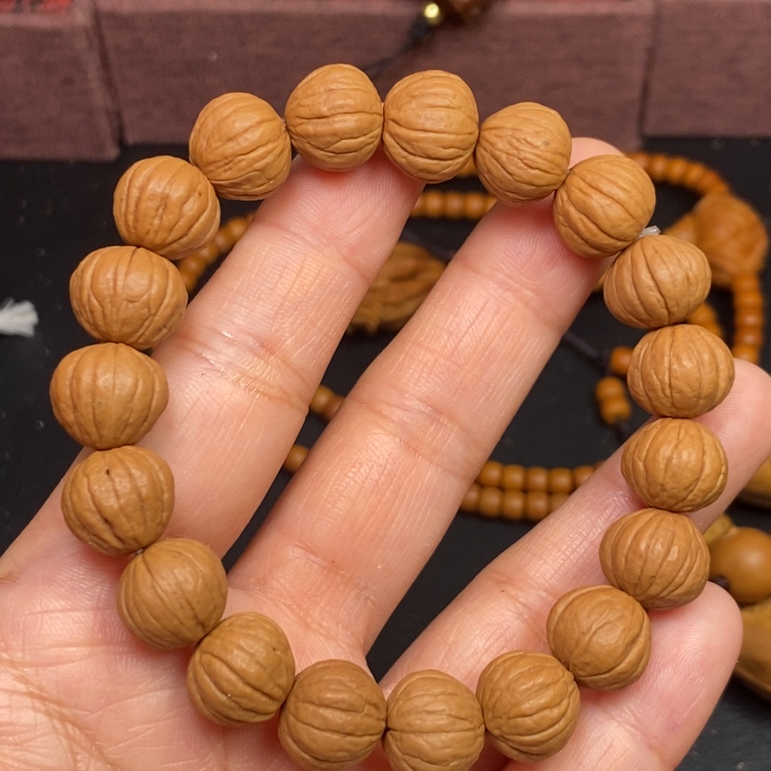 东***华吊坠猴头核桃橄榄猴头