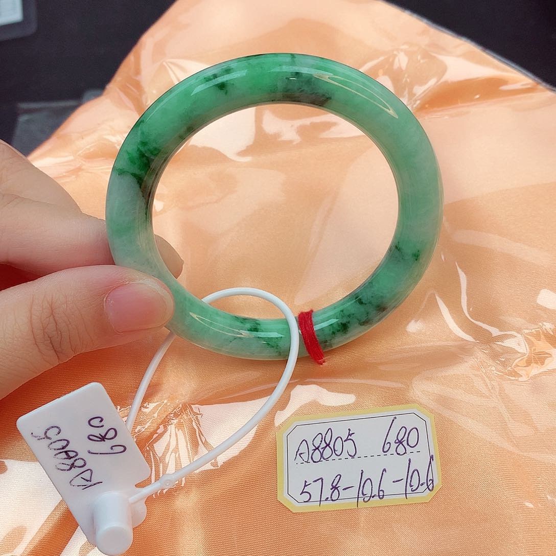 翡翠未镶嵌手镯缅甸翡翠