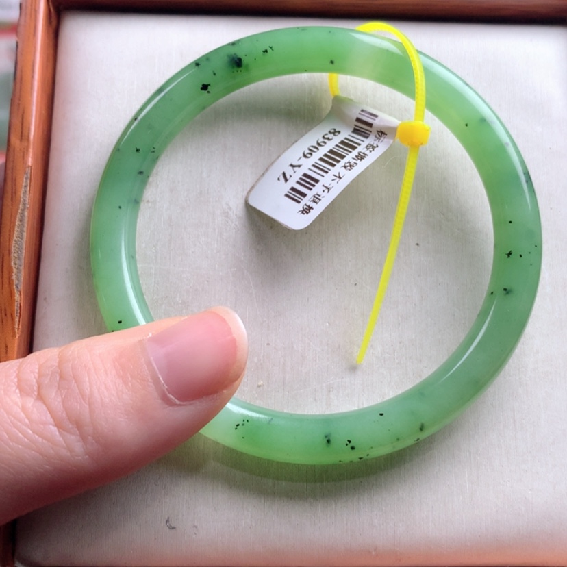 【闪购商品】和田玉手镯未镶嵌54.5