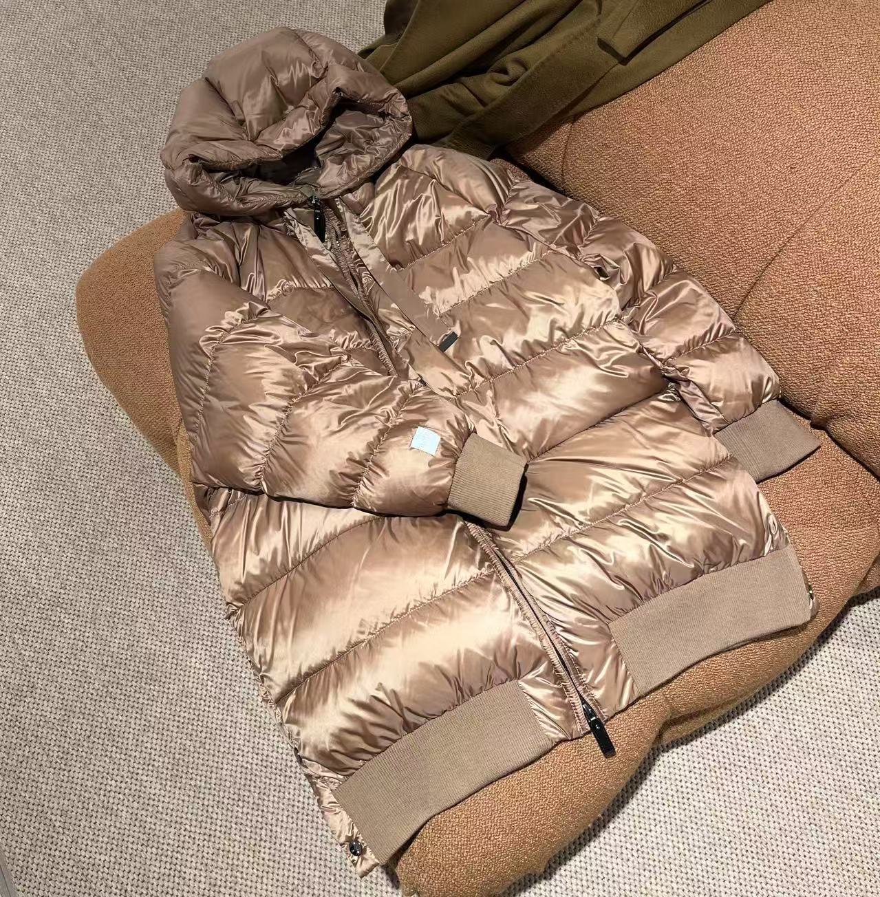 全新未使用 MaxMara /GG/女士cube系列羽绒服