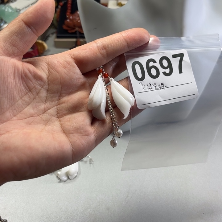 桃***子合金蛇纹石玉耳饰