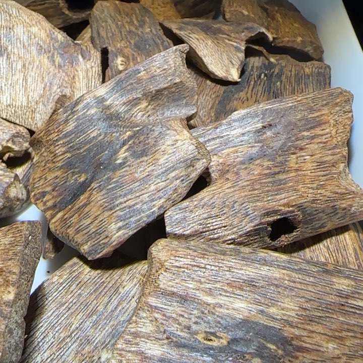 沉香手把件海南老白棋块料50克