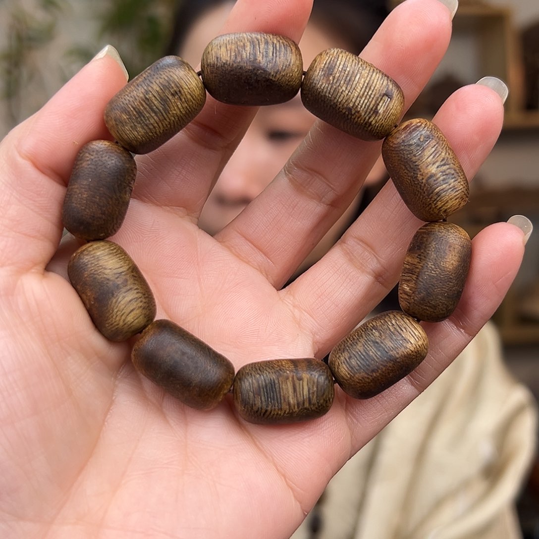 沉香手串海南白奇金丝红油天然留疤多样性发货一条1.3