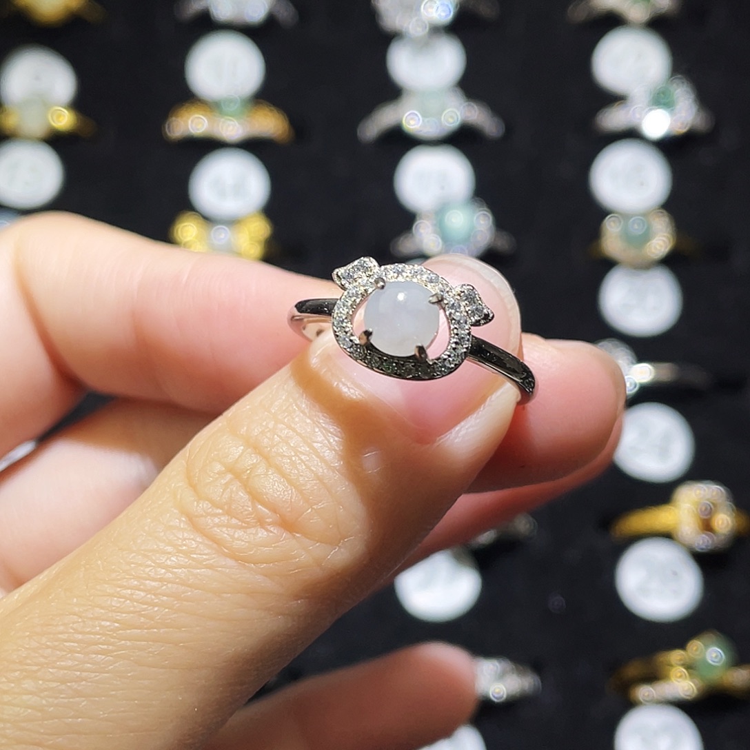 翡翠未镶嵌戒指戒指