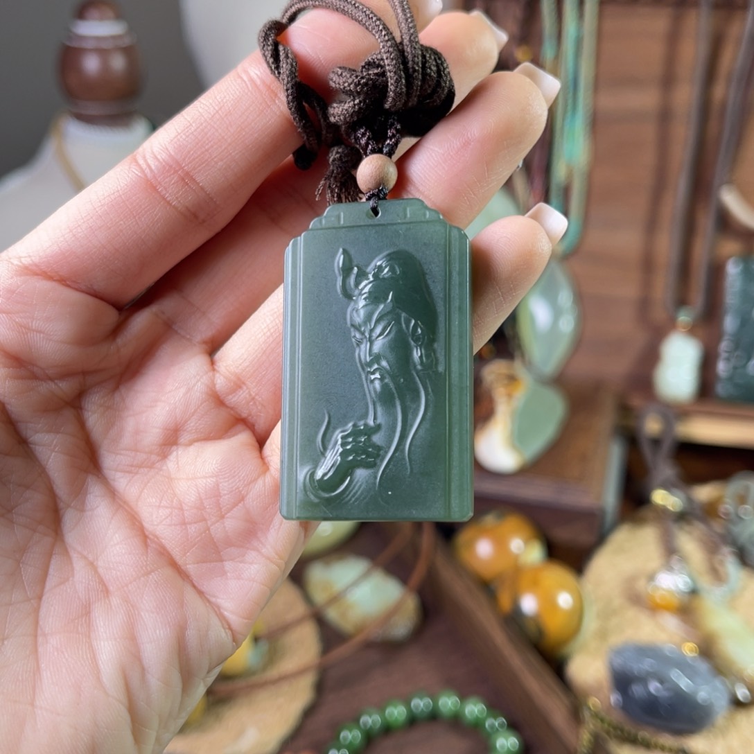 秋***意和田玉未镶嵌颈饰