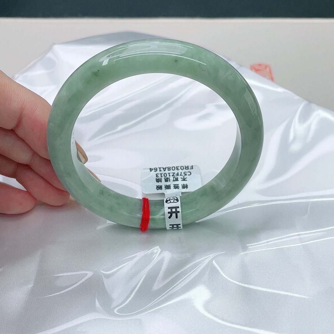 翡翠手镯未镶嵌正57.6