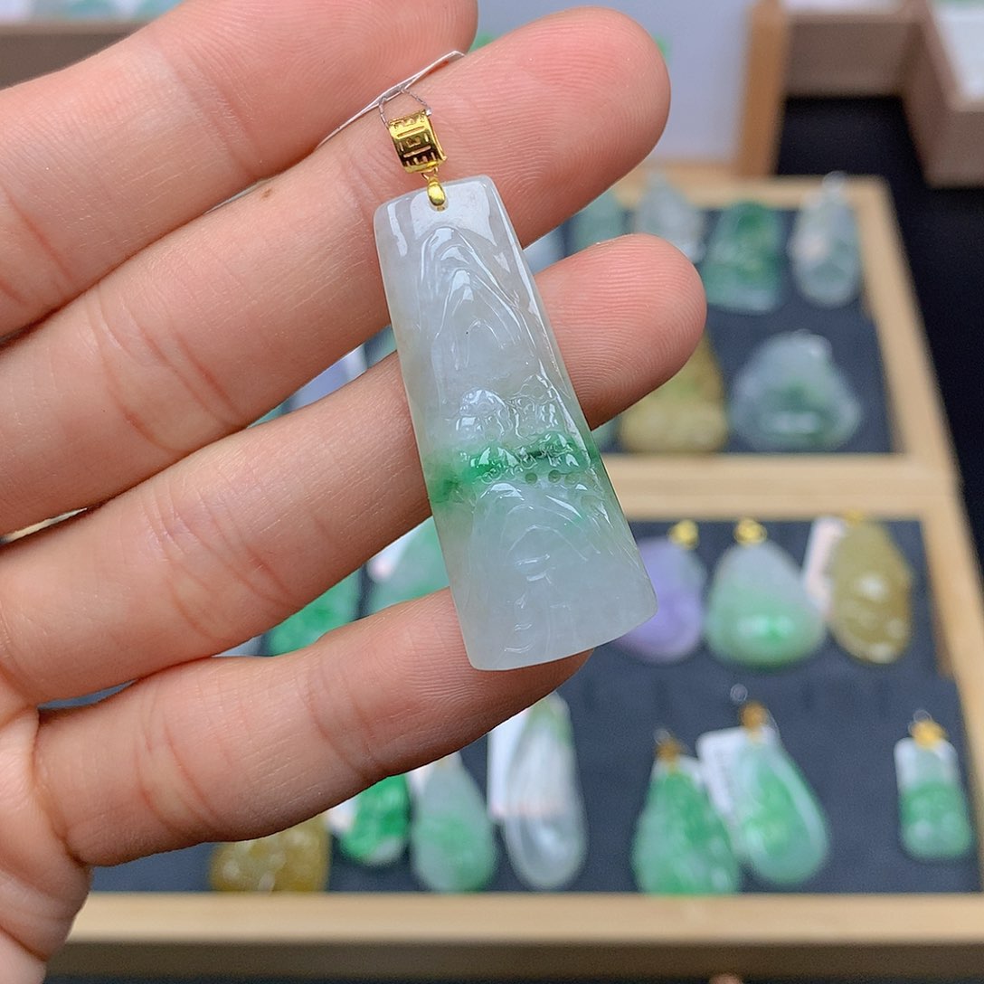 翡翠颈饰18K金镶嵌翡翠