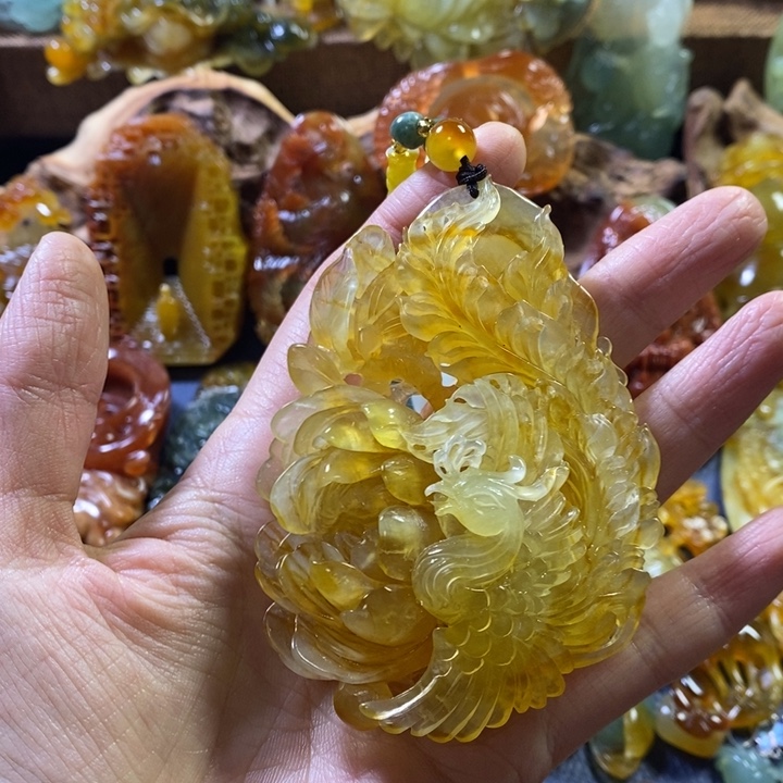 蛇纹石玉未镶嵌颈饰欧**稣