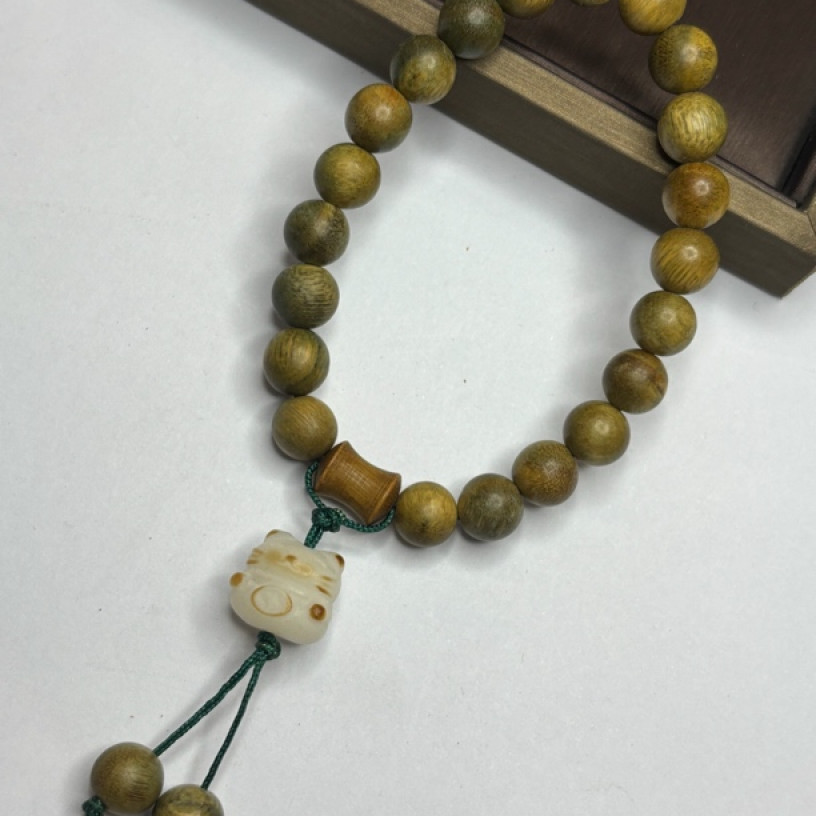 B76 绿檀配菩提小猫手串8mm
