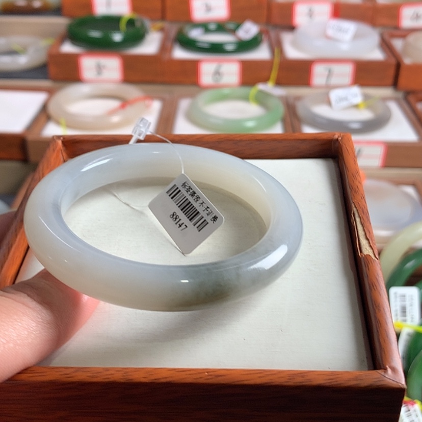 【闪购商品】和田玉未镶嵌手镯55.7