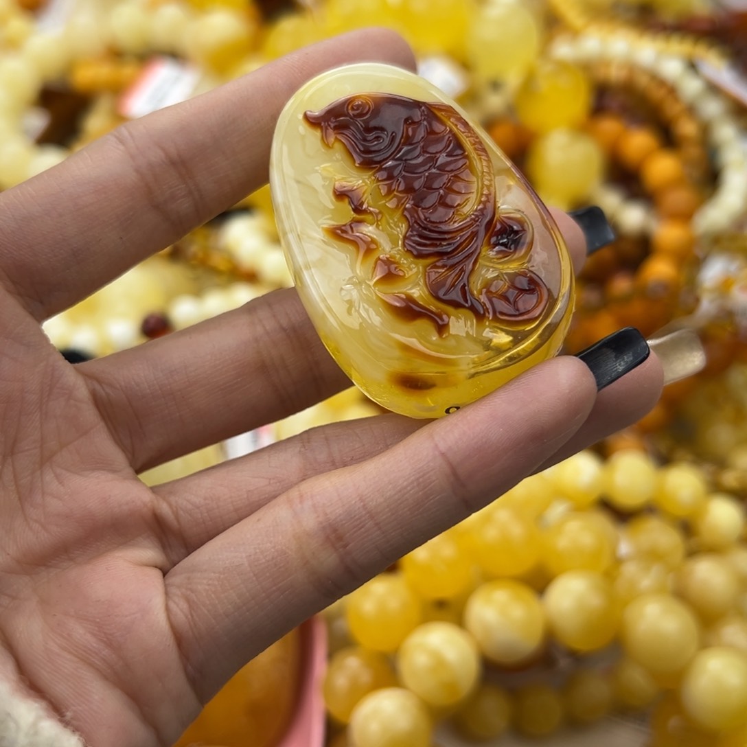 琥珀珠宝奇石未镶嵌