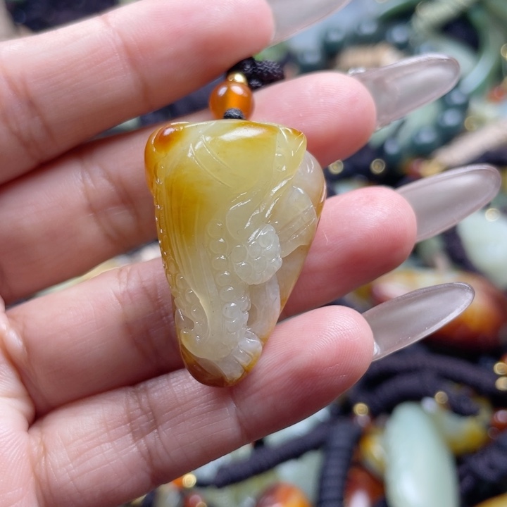 和田玉颈饰未镶嵌