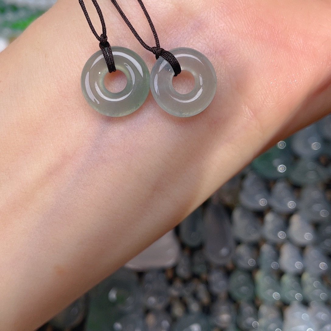 翡翠未镶嵌颈饰天然缅甸A货翡翠