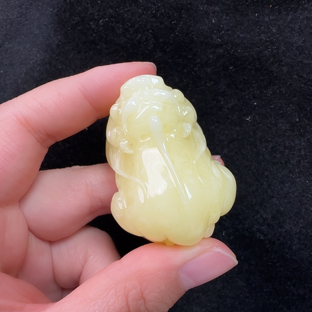 蜜蜡未镶嵌珠宝奇石