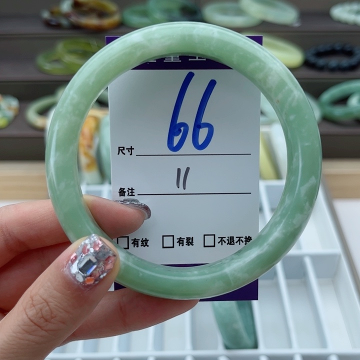 蛇纹石玉手镯未镶嵌