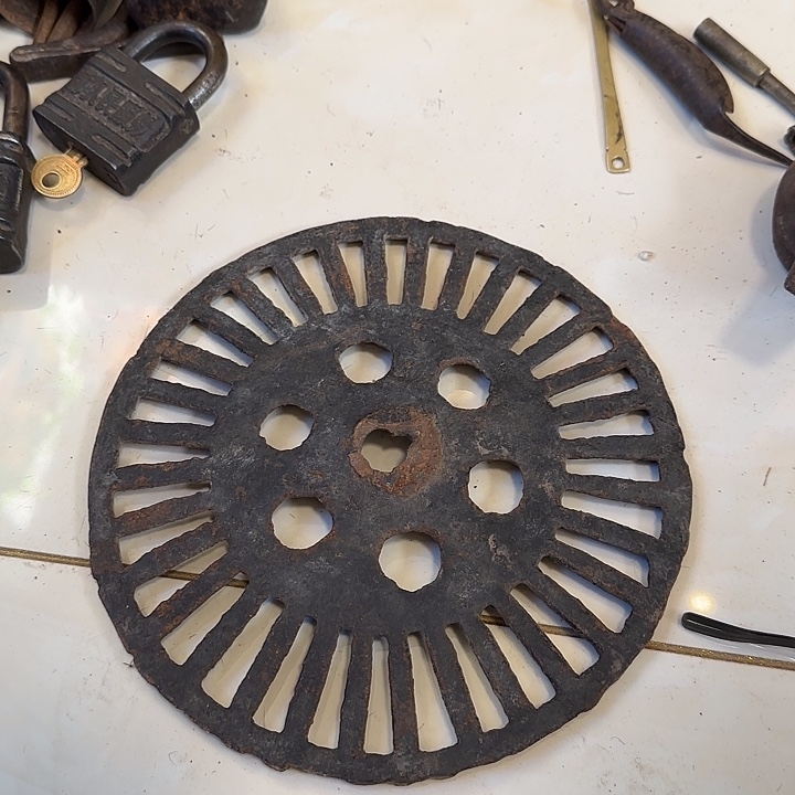 开***乐合成树脂民俗老物件，包老包邮。