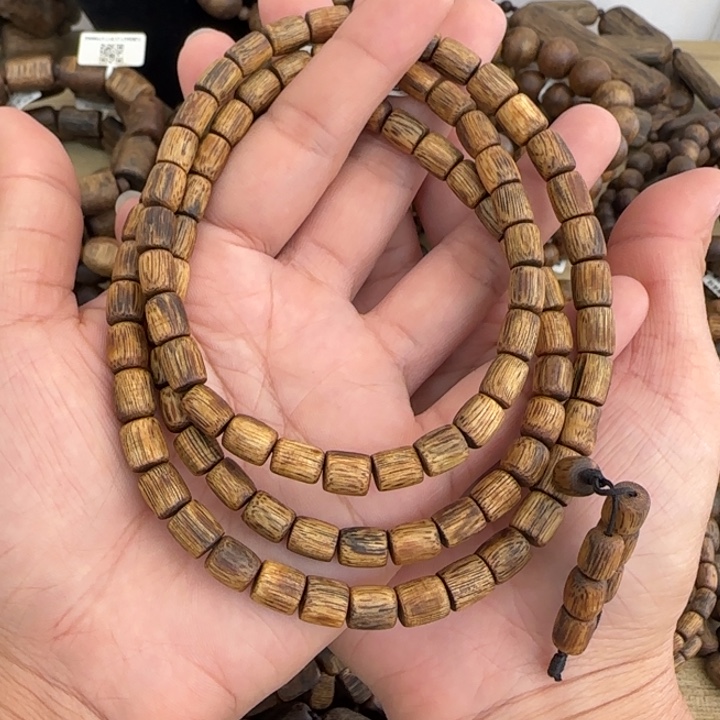 沉香手串乌身多样性发货一条