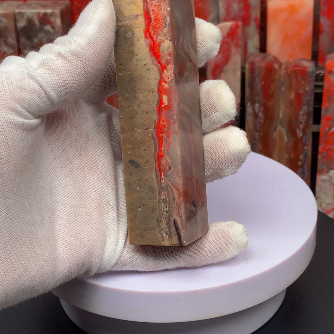 昌化石藕粉冻鸡血石印章