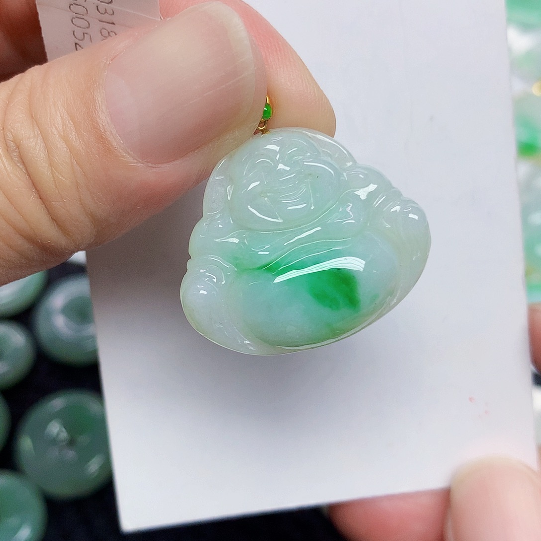 翡翠18K金镶嵌颈饰4567899