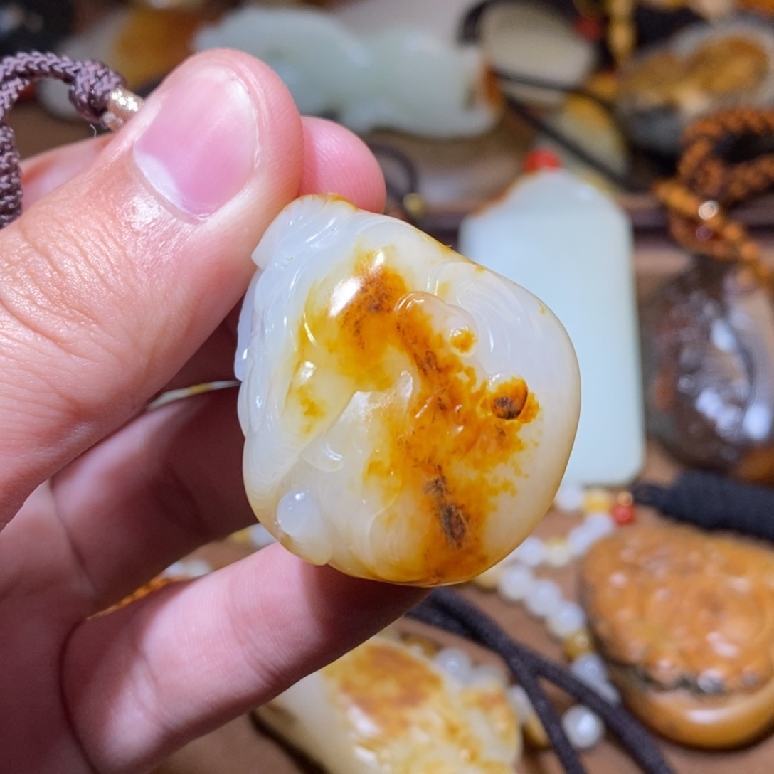 和田玉颈饰未镶嵌